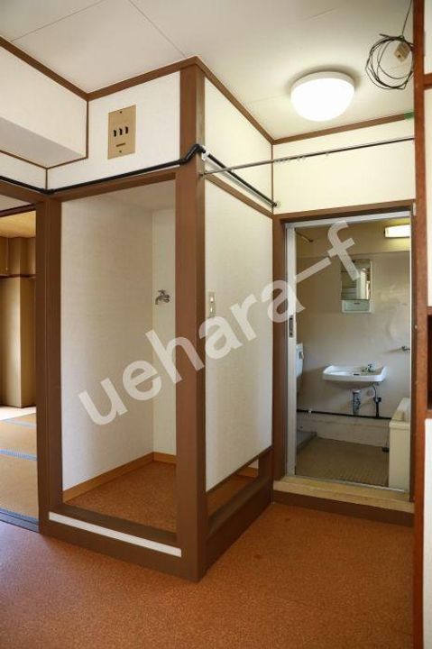 久野ビルの居間