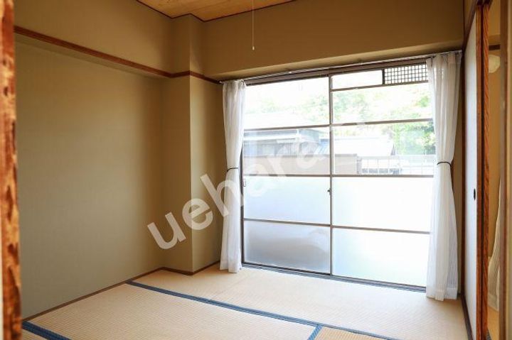 久野ビルの居間