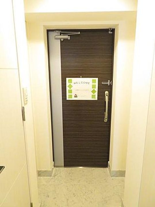 東京都足立区東綾瀬1(マンション)の賃貸物件の玄関