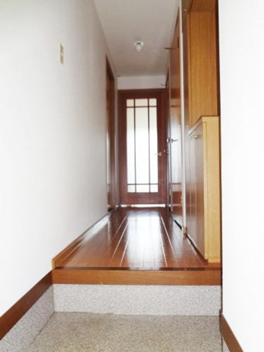 岡山県浅口市金光町大谷(マンション)の賃貸物件の玄関