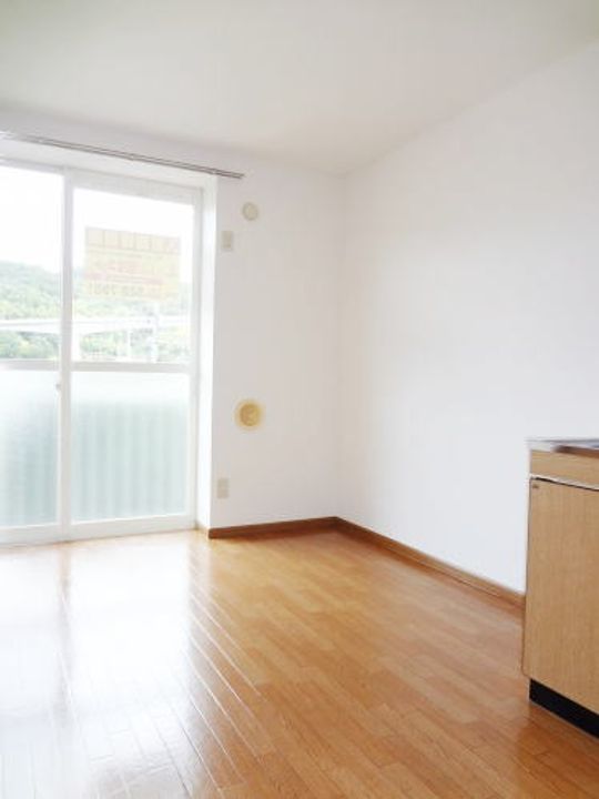 岡山県浅口市金光町大谷(マンション)の賃貸物件の居間