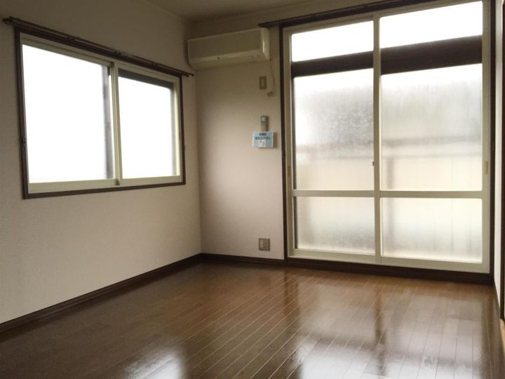 シティハイムエスポアールA棟の居間