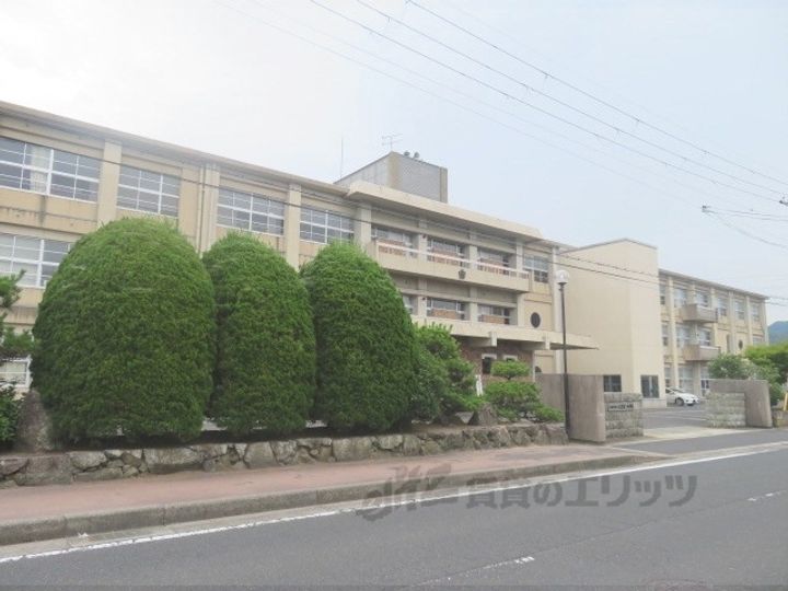 マーベラスコウベの周辺