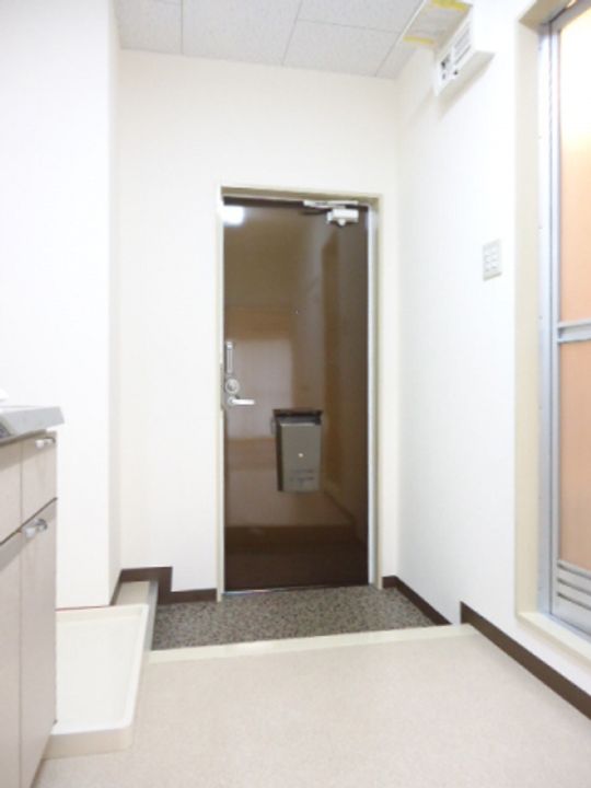 滋賀県彦根市八坂町(アパート)の賃貸物件の玄関