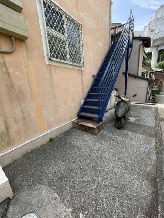 神奈川県横須賀市上町1(アパート)の賃貸物件の地図