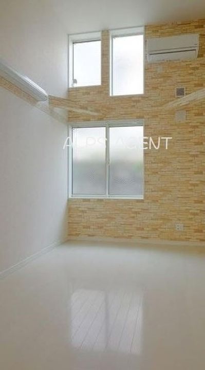 ユナイト戸部パリー・クラッドの居間