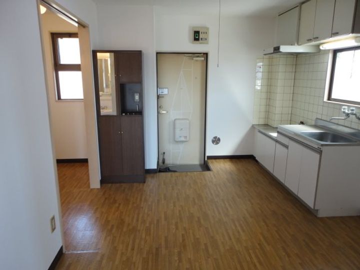 サニーマンションの玄関