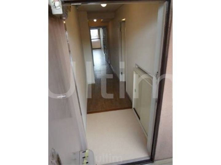 足立ハイツ竹田の玄関