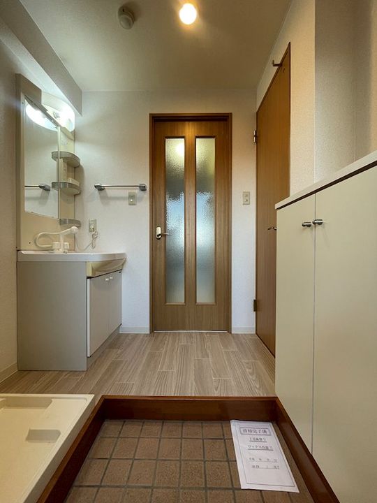 VILLAGE MEISEIの玄関