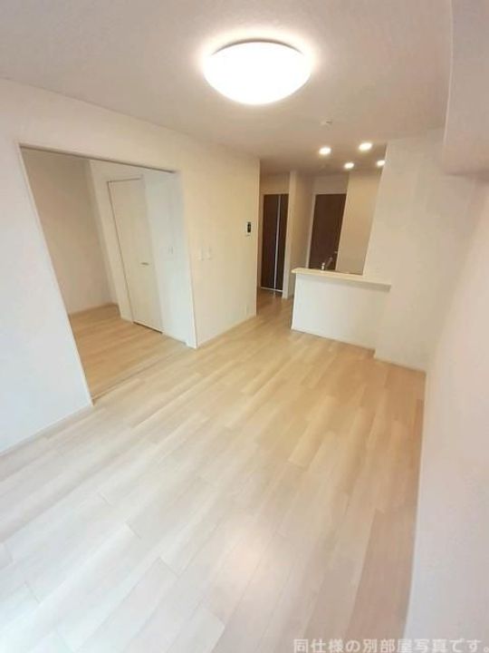 兵庫県三木市志染町東自由が丘1(アパート)の賃貸物件の居間