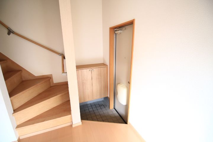 徳島県板野郡藍住町乙瀬字乾(一戸建)の賃貸物件の玄関