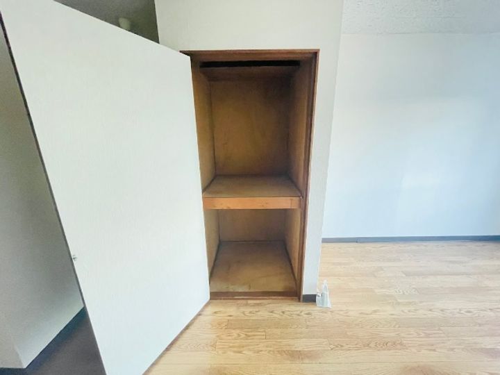 峰岸ビルの内装