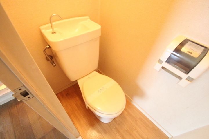 皆川ビルの内装