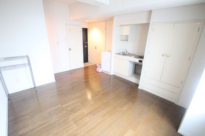 皆川ビルの居間