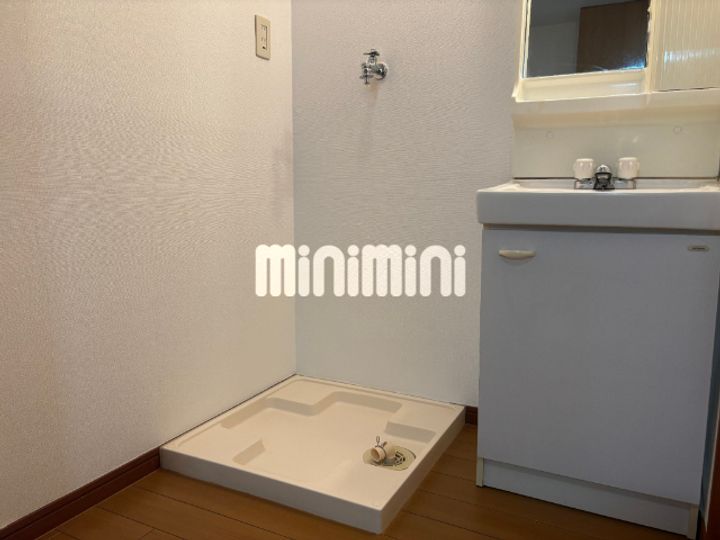 FEIN 河八の内装