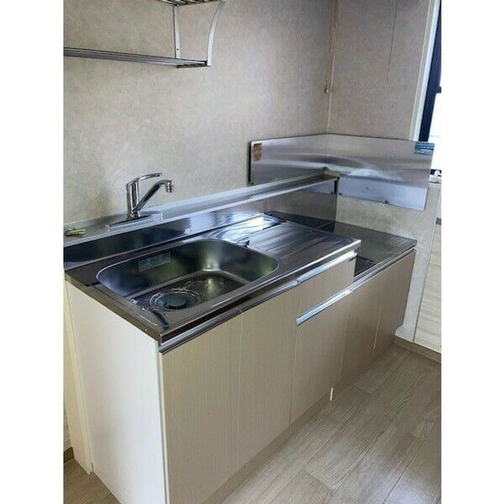 栃木県小山市暁3(アパート)の賃貸物件のキッチン
