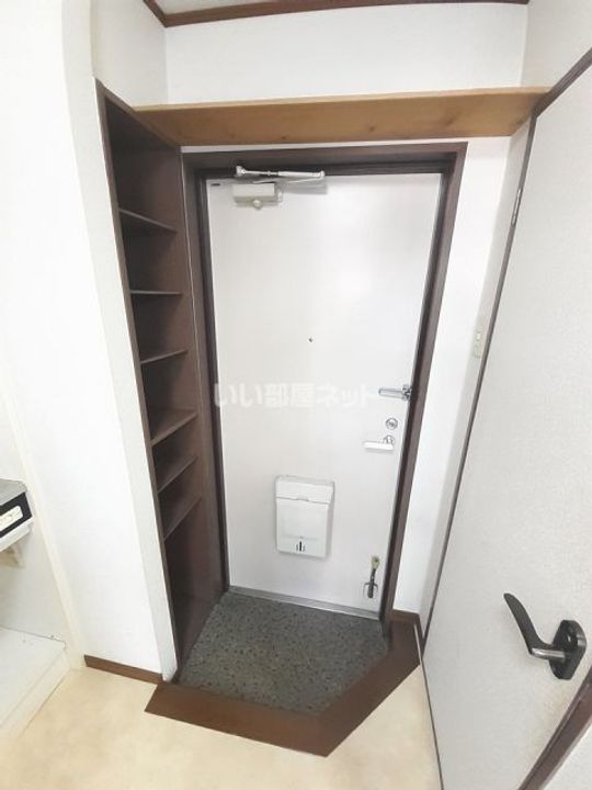 奈良県奈良市西包永町(マンション)の賃貸物件の玄関