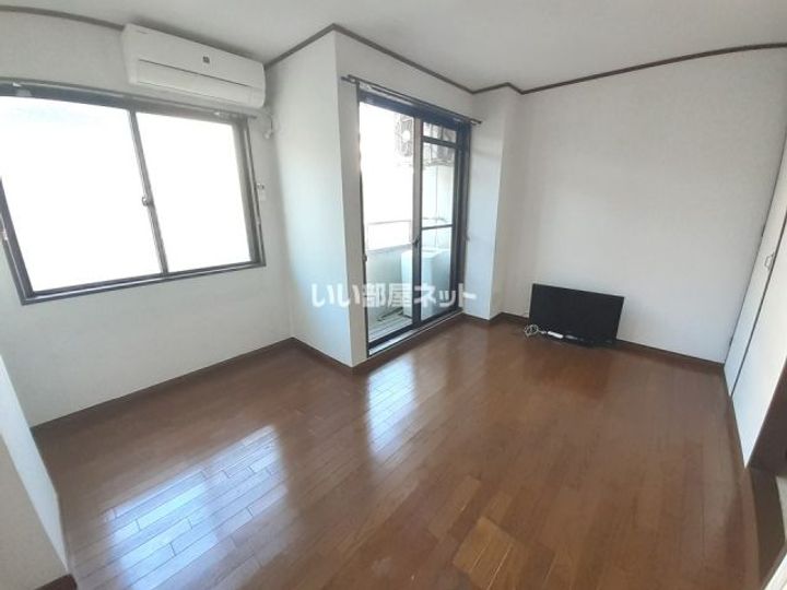 奈良県奈良市西包永町(マンション)の賃貸物件の居間