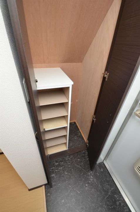 福岡県直方市大字感田(アパート)の賃貸物件の玄関