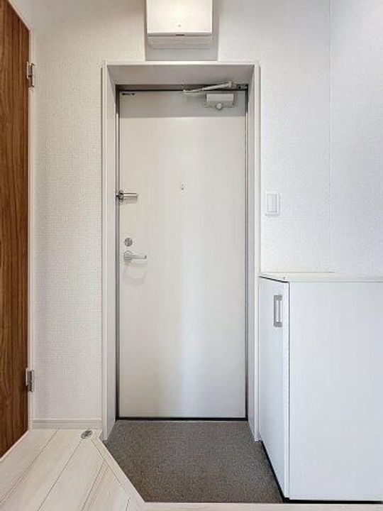 千葉県千葉市稲毛区稲毛東6(アパート)の賃貸物件の玄関