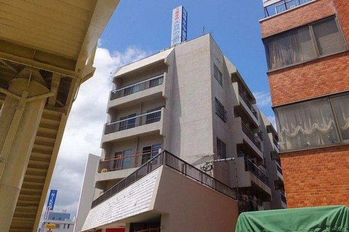 王子中町ビルの外観