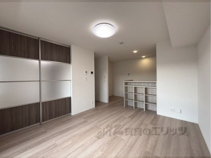 カーサ王寺の居間