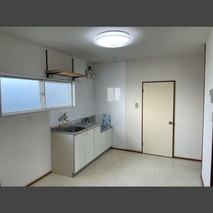 ホワイトパレスの居間