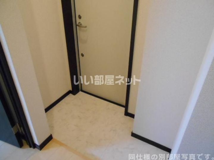 和歌山県和歌山市西高松1(アパート)の賃貸物件の玄関