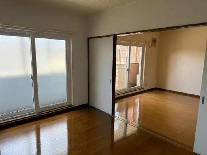 コーポリシェスの居間