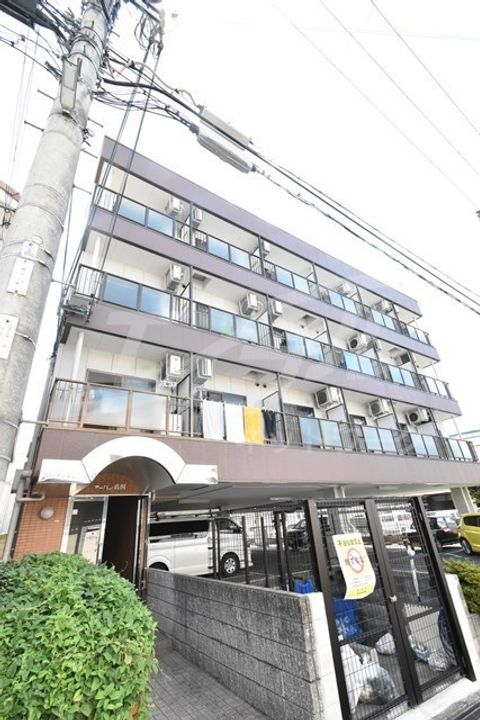 アーバン鳥飼の外観