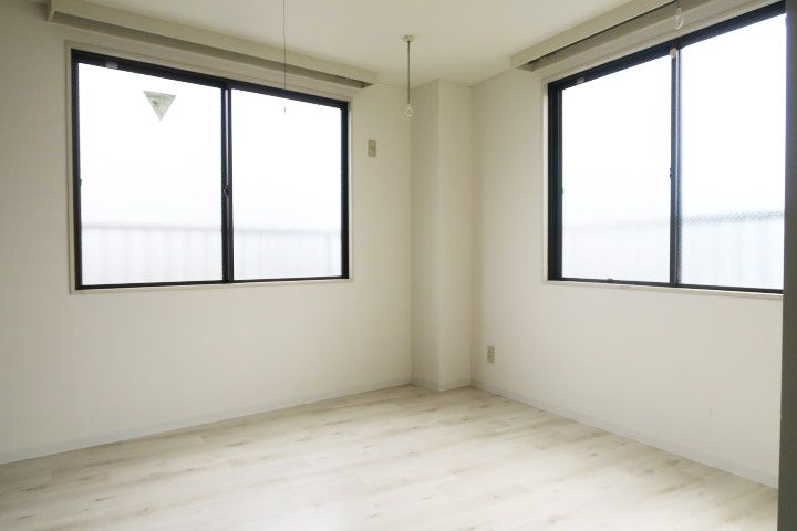 ユニバーサル国領の居間