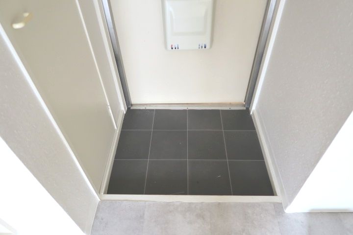 ユニバーサル国領の玄関