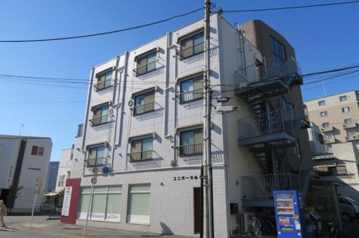 ユニバーサル国領の外観