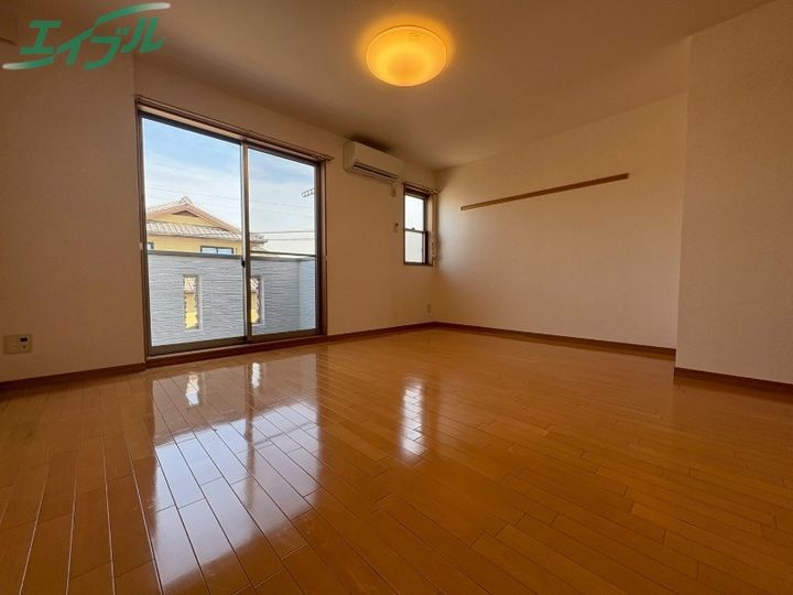 グリーンタウン伍番館の居間