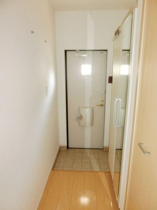 ジュネス ド アイサの玄関