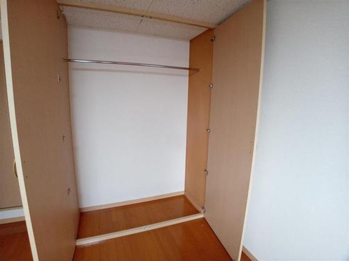 レオパレスフォレスト中井の内装