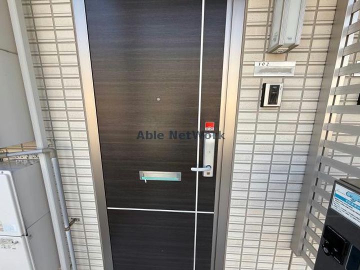 宮崎県都城市年見町(アパート)の賃貸物件の玄関