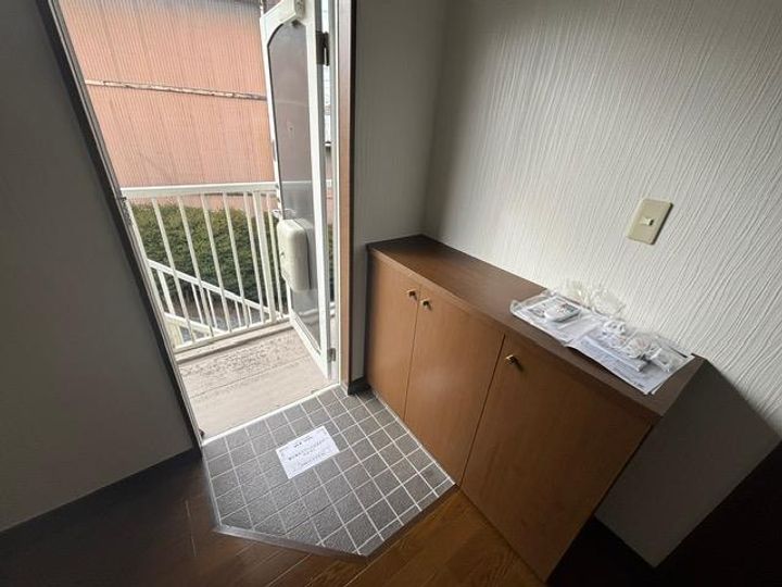 J’s上尾の玄関