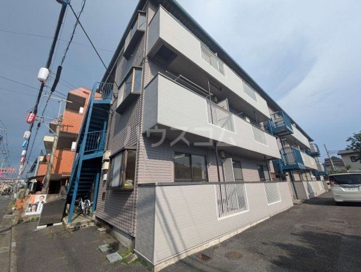 クリスタル浦和の外観