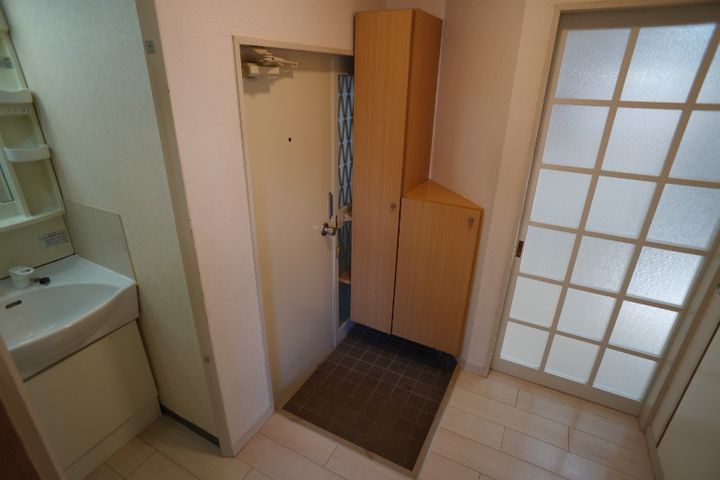 ヴィラフレンディBの玄関