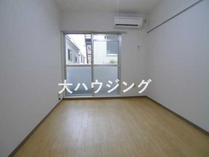グラン蒲田の居間