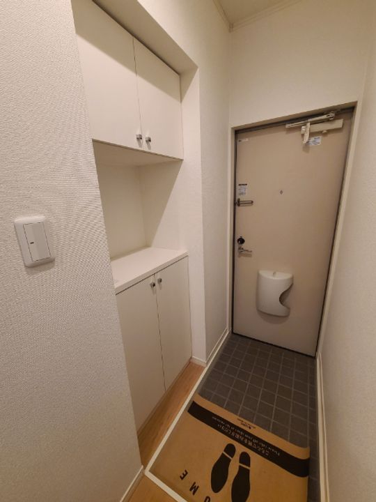 ヴァン・リジェルの玄関