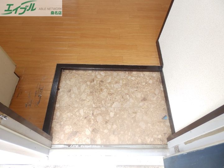 コーポ照の玄関