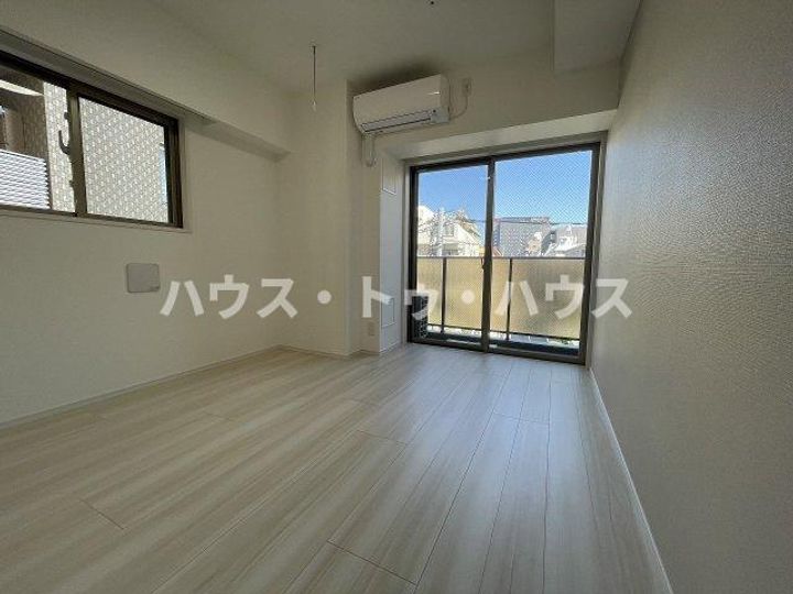 プライマル巣鴨の居間