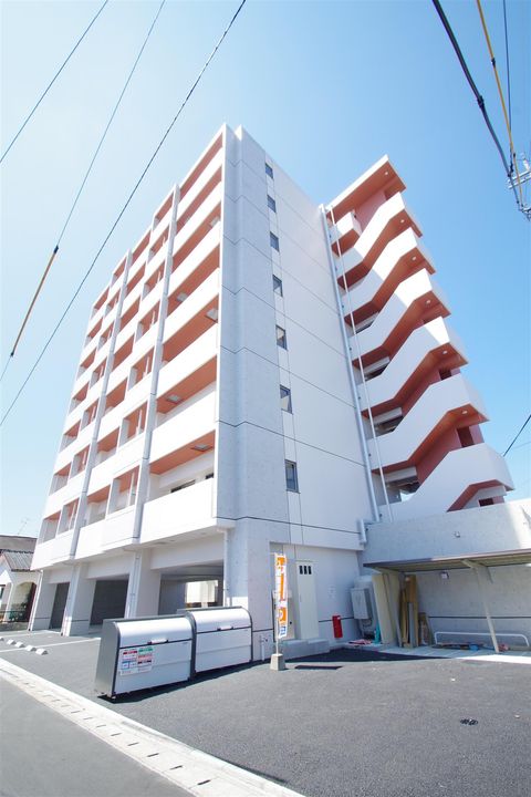 クロノス38花立の外観