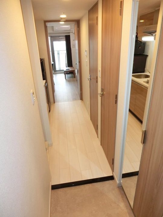 プレサンス広島中央の玄関