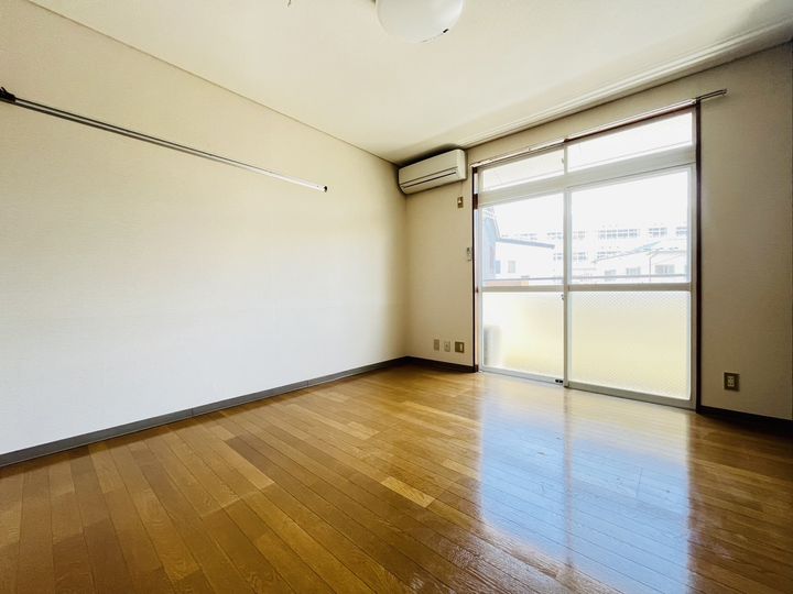 エトワール原町の居間