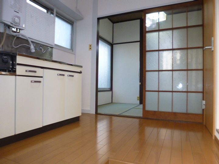 栄荘の居間