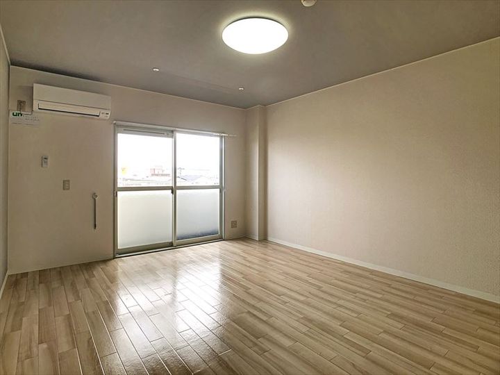 エトアール30A棟の居間