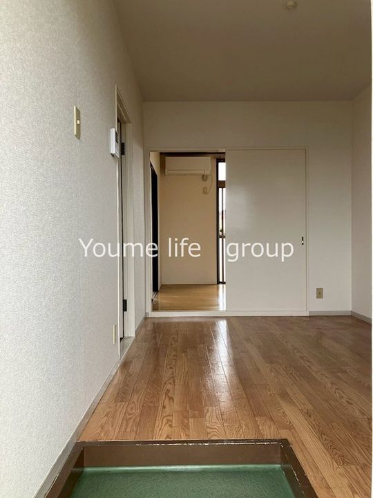 葉月ハイツAの玄関